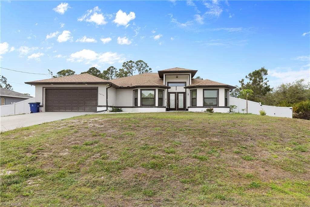 1015 Greenwood Ave, Lehigh Acres, fl 33972-2