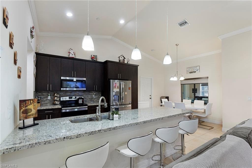 1015 Greenwood Ave, Lehigh Acres, fl 33972-6
