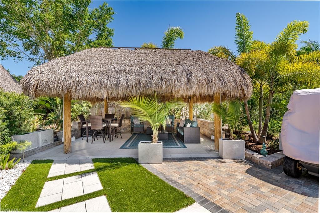 /property-images/225023610-2.jpg