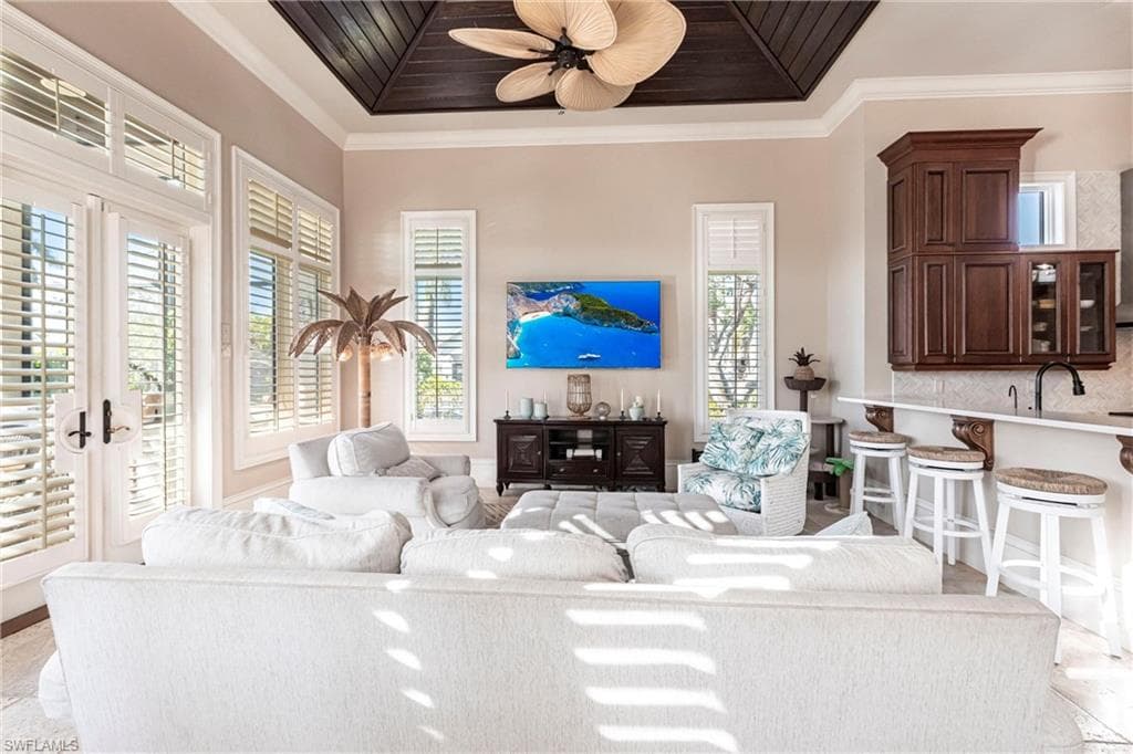1801 Kingfish Rd, Naples, FL 34102-9