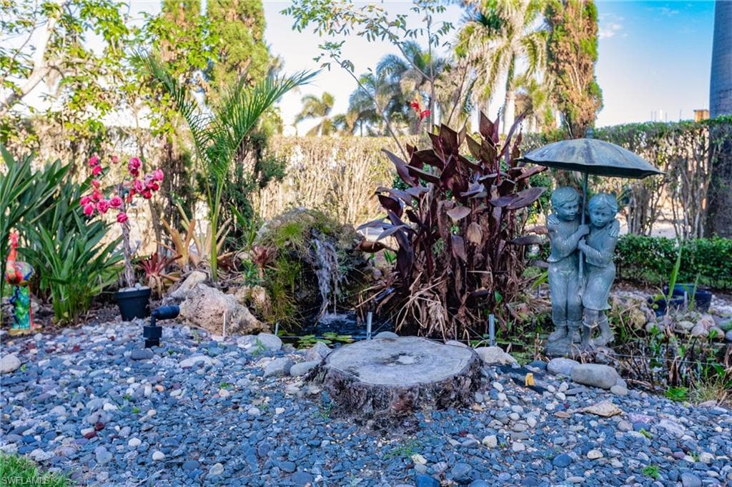 1801 Kingfish Rd, Naples, FL 34102-23
