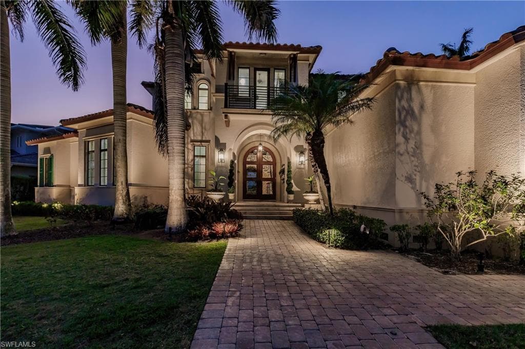 1801 Kingfish Rd, Naples, FL 34102-1