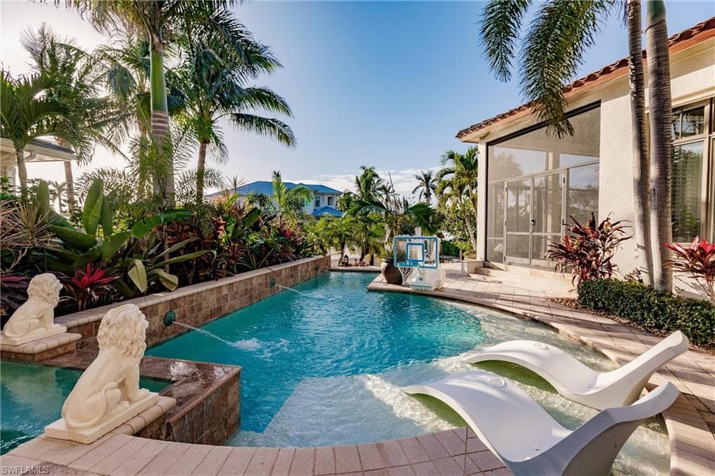 1801 Kingfish Rd, Naples, FL 34102-31