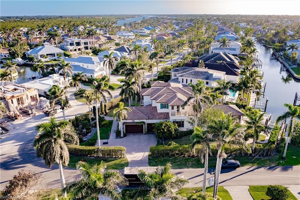 1801 Kingfish Rd, Naples, FL 34102-35