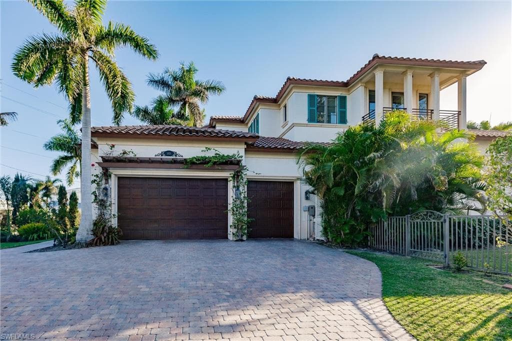 1801 Kingfish Rd, Naples, FL 34102-3