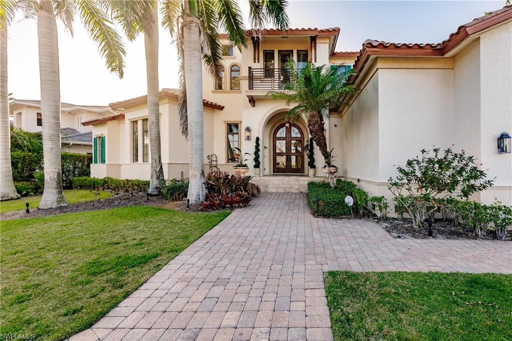 1801 Kingfish Rd, Naples, FL 34102-4