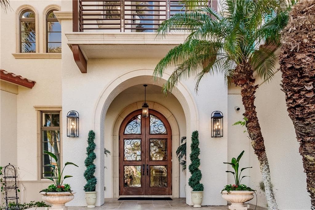 1801 Kingfish Rd, Naples, FL 34102-5