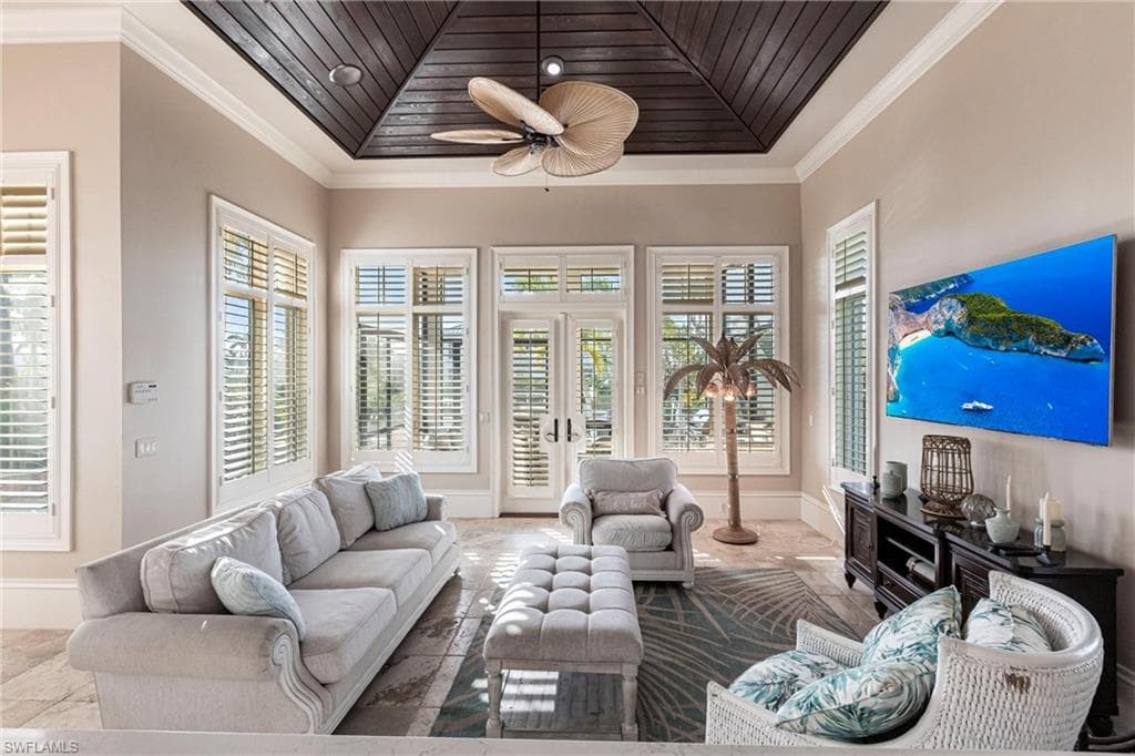1801 Kingfish Rd, Naples, FL 34102-7