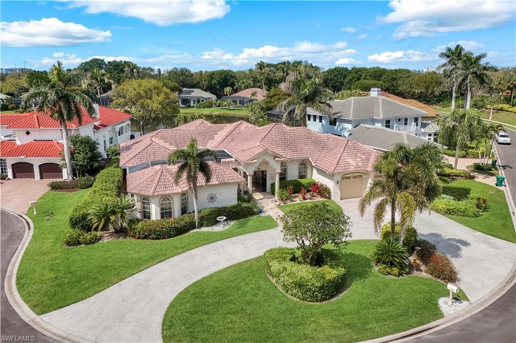 914 Spanish Moss Trl, Naples, FL 34108-1