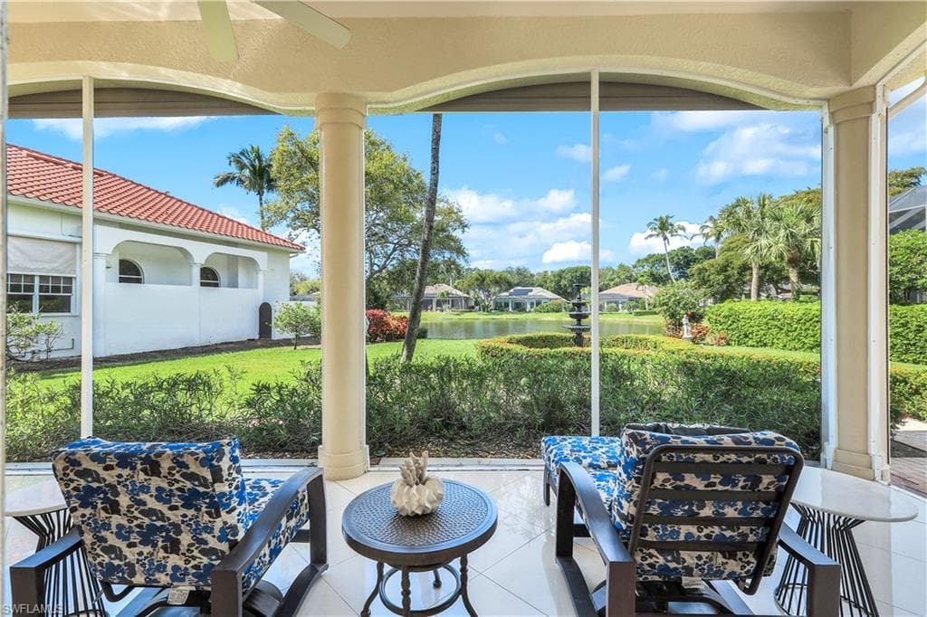 914 Spanish Moss Trl, Naples, FL 34108-36