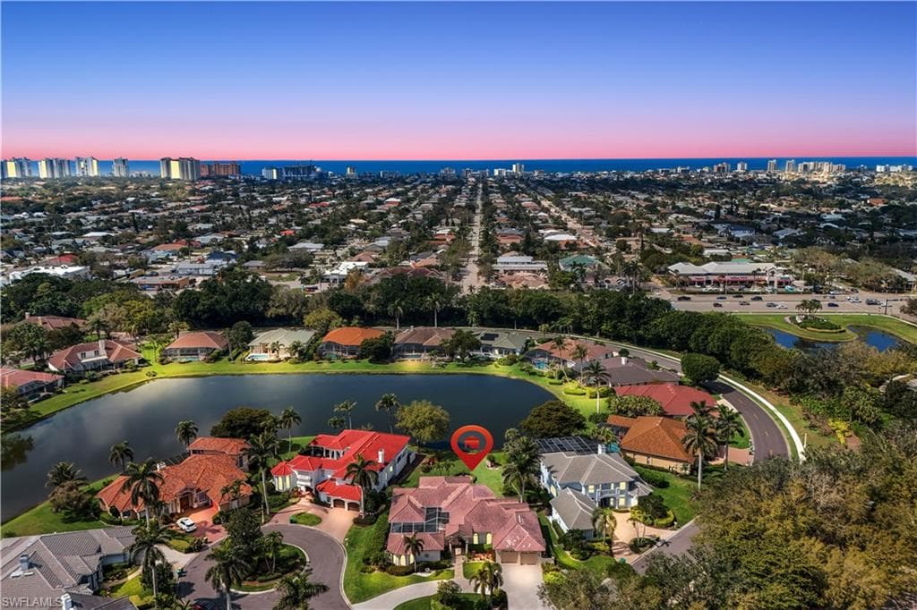 914 Spanish Moss Trl, Naples, FL 34108-39