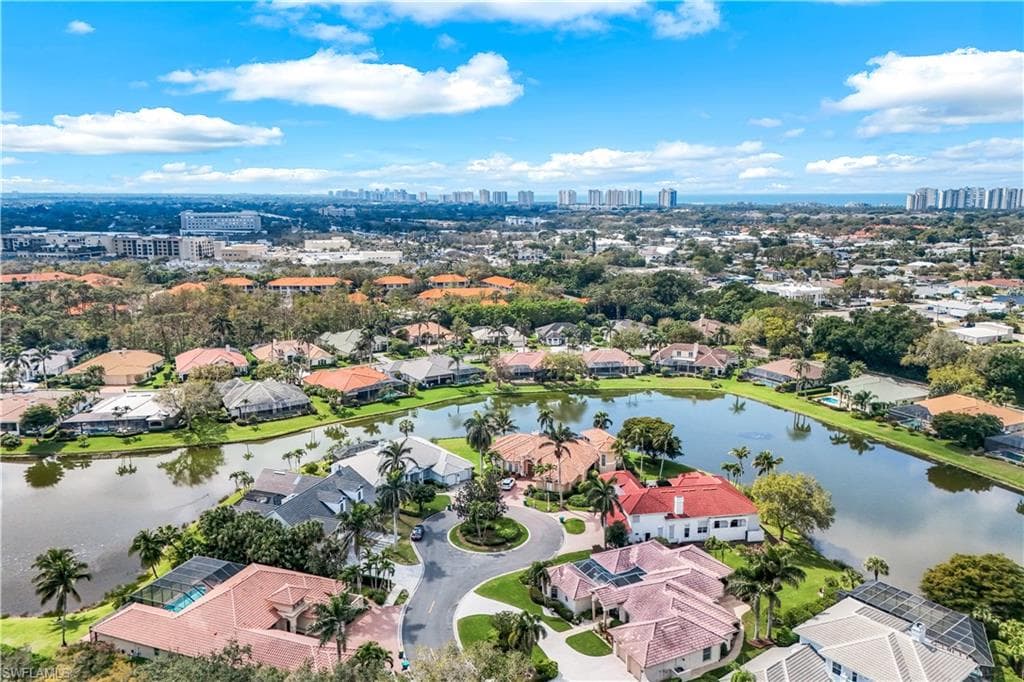 914 Spanish Moss Trl, Naples, FL 34108-46