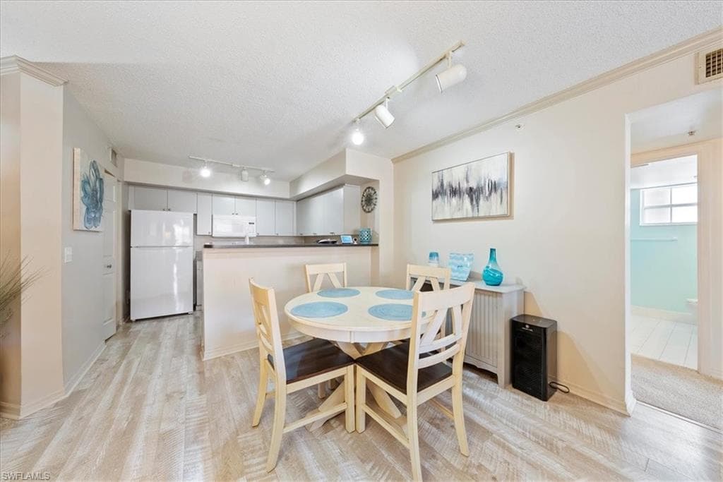 /property-images/225024553-2.jpg