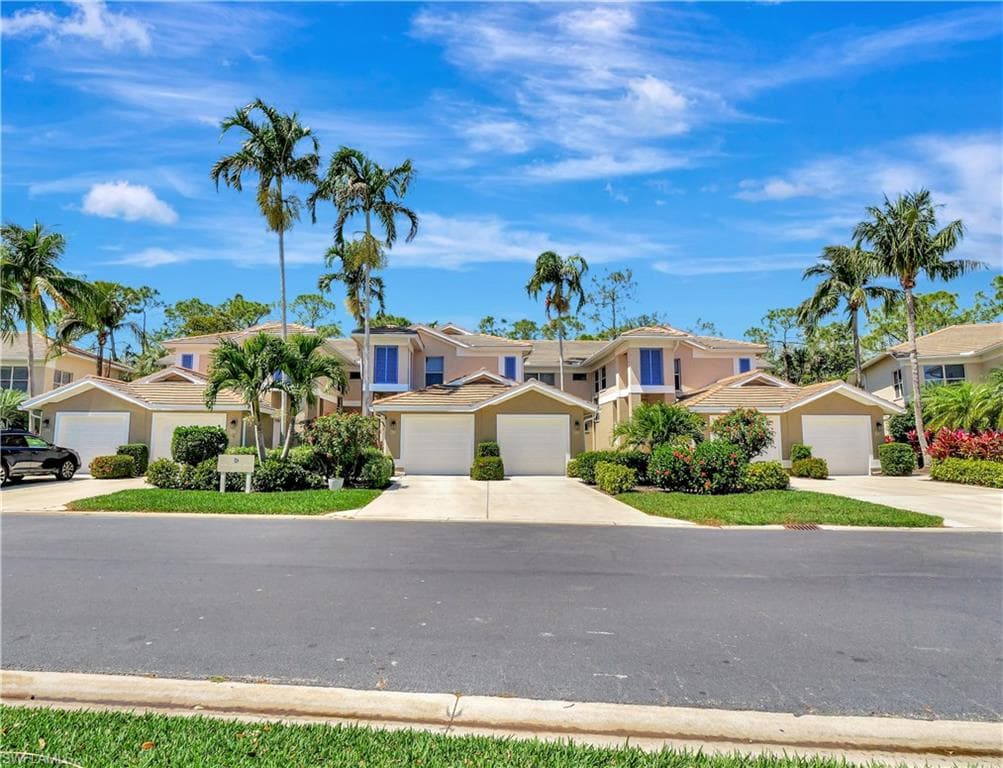 849 Carrick Bend Cir 102, Naples, FL 34110-32