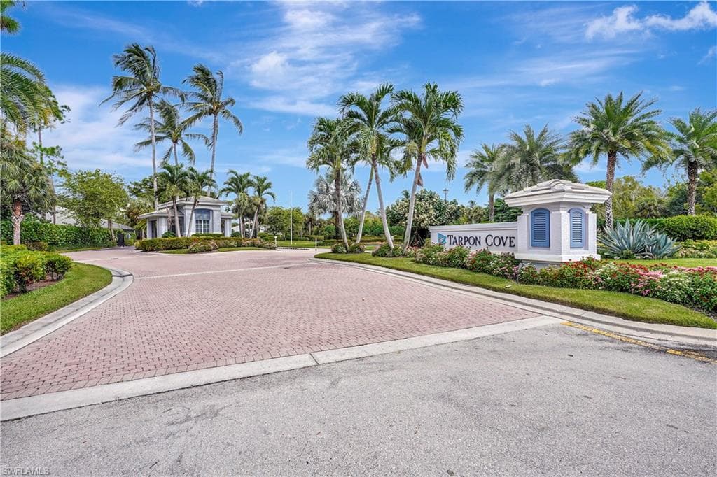 849 Carrick Bend Cir 102, Naples, FL 34110-33