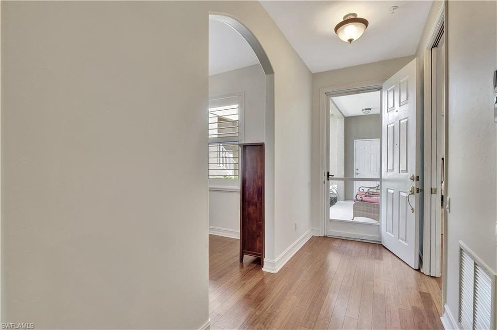 849 Carrick Bend Cir 102, Naples, FL 34110-3
