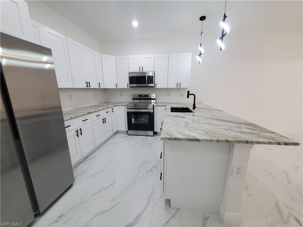 5444-5446 Billings St, Lehigh Acres, FL 33971-33