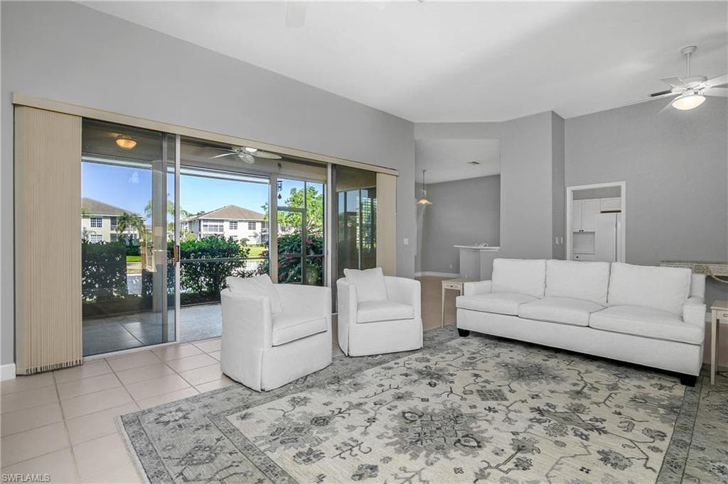 2272 Island Cove Cir, Naples, FL 34109-11