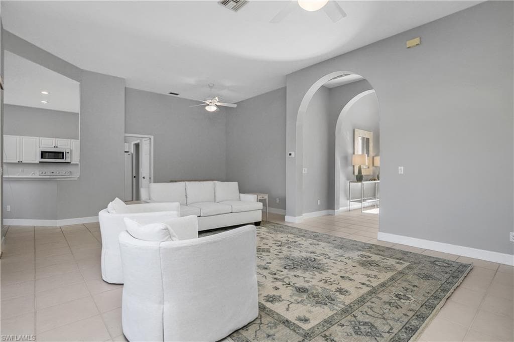 2272 Island Cove Cir, Naples, FL 34109-14