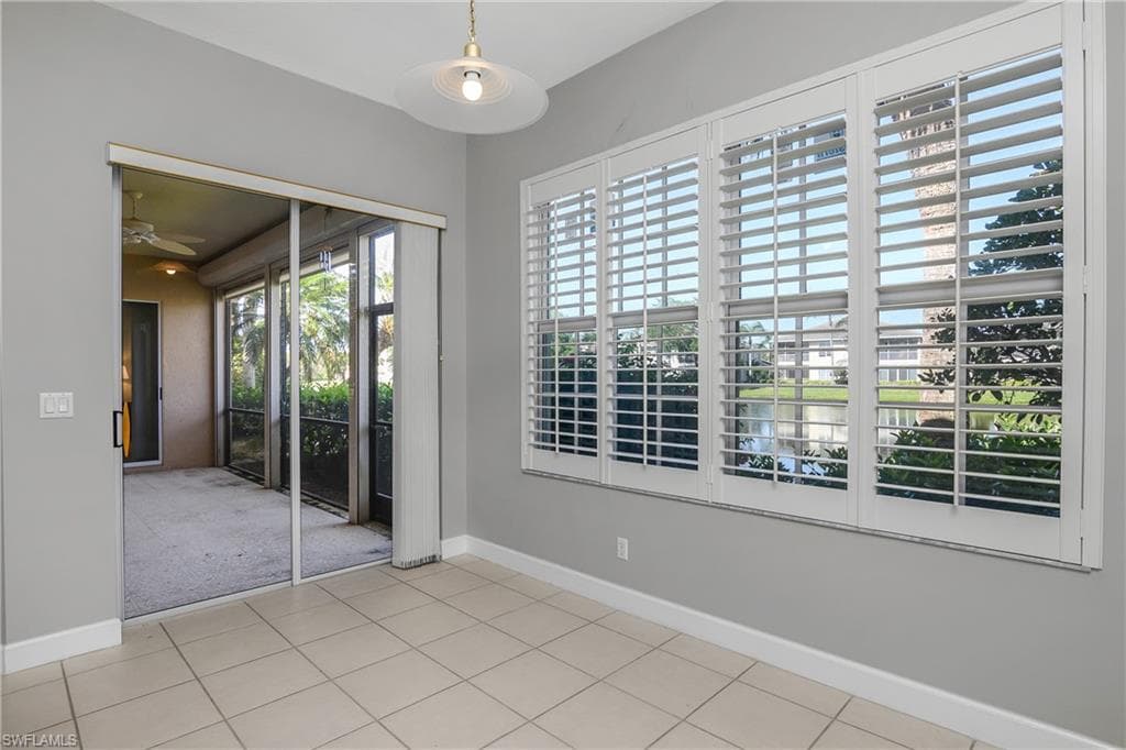 2272 Island Cove Cir, Naples, FL 34109-21