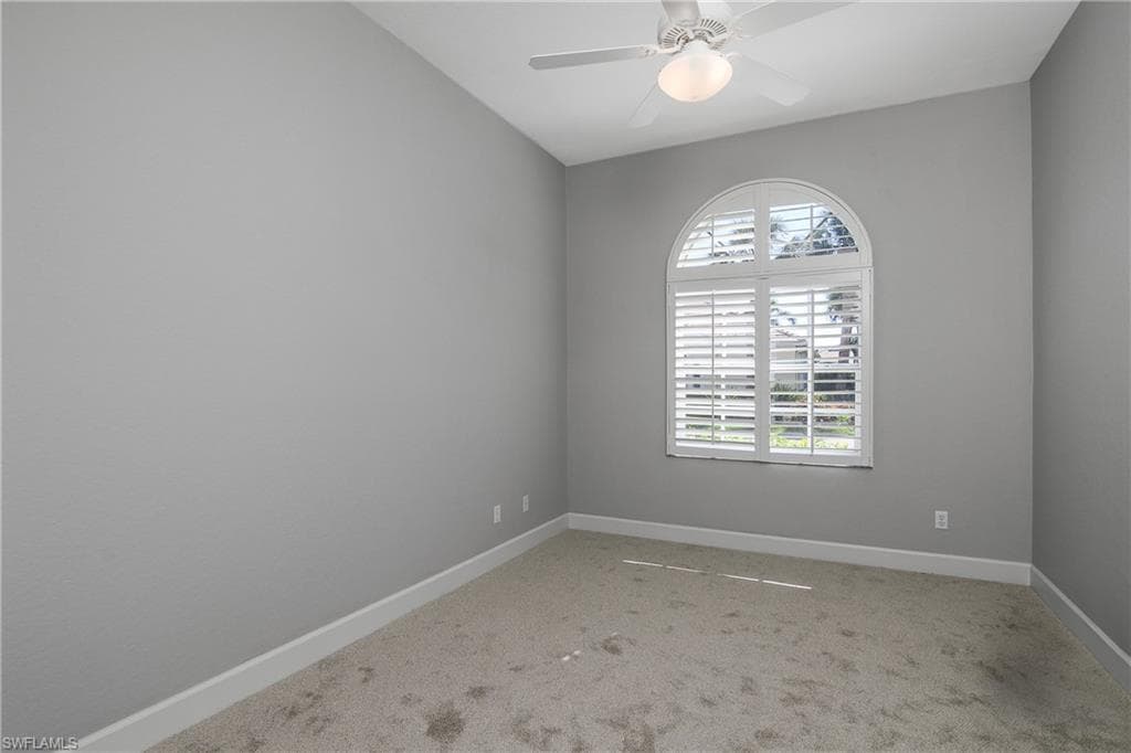 2272 Island Cove Cir, Naples, FL 34109-29