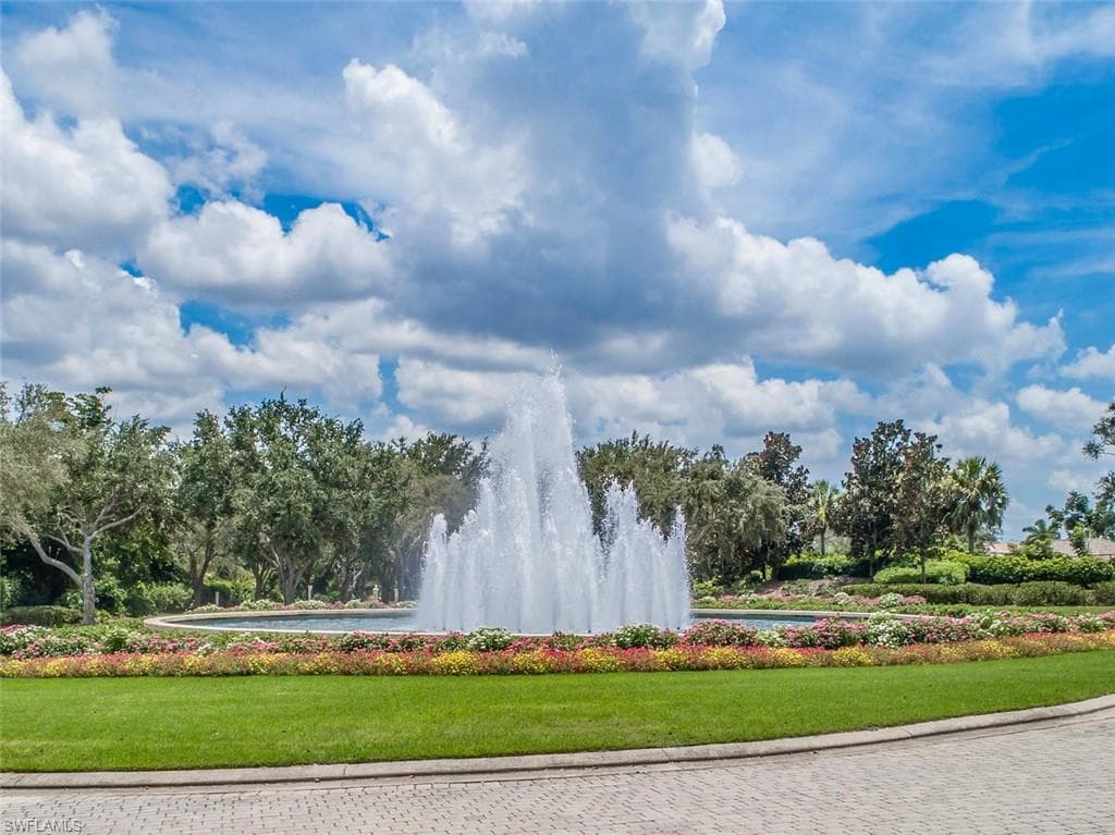 2272 Island Cove Cir, Naples, FL 34109-36