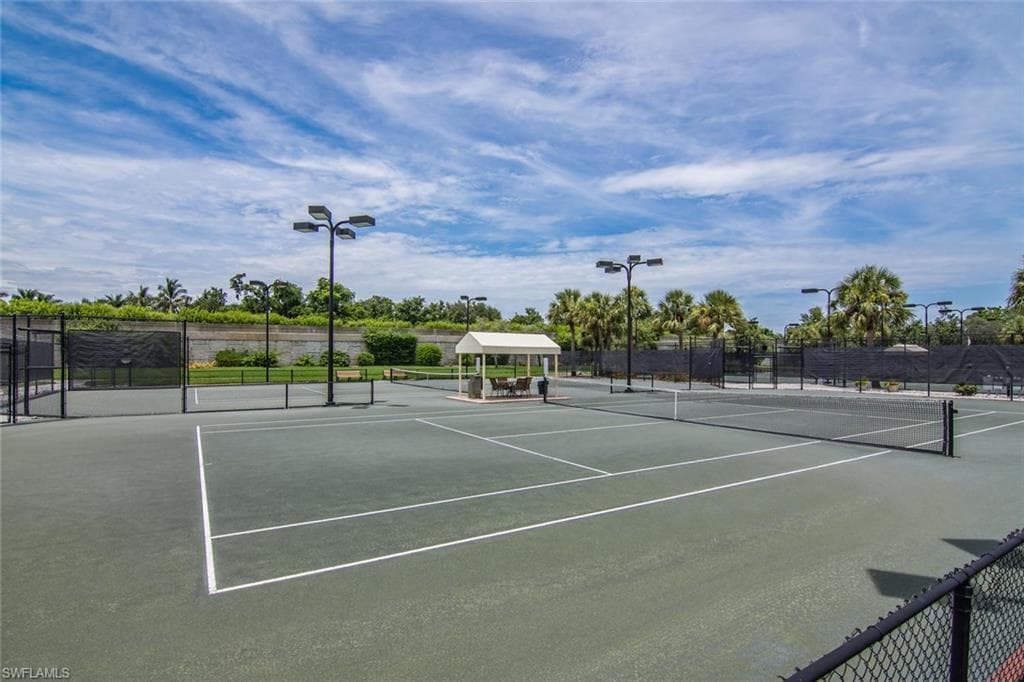 2272 Island Cove Cir, Naples, FL 34109-40