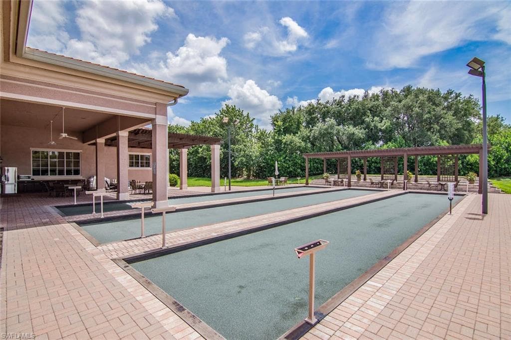 2272 Island Cove Cir, Naples, FL 34109-42