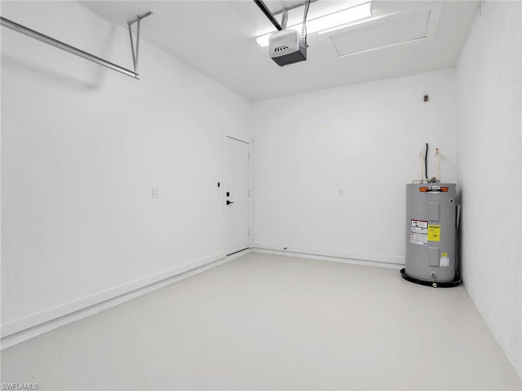 1025/1027 Meadow Rd, Lehigh Acres, FL 33973-25