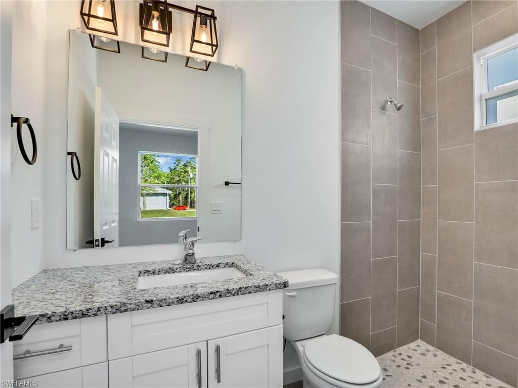 1025/1027 Meadow Rd, Lehigh Acres, FL 33973-37