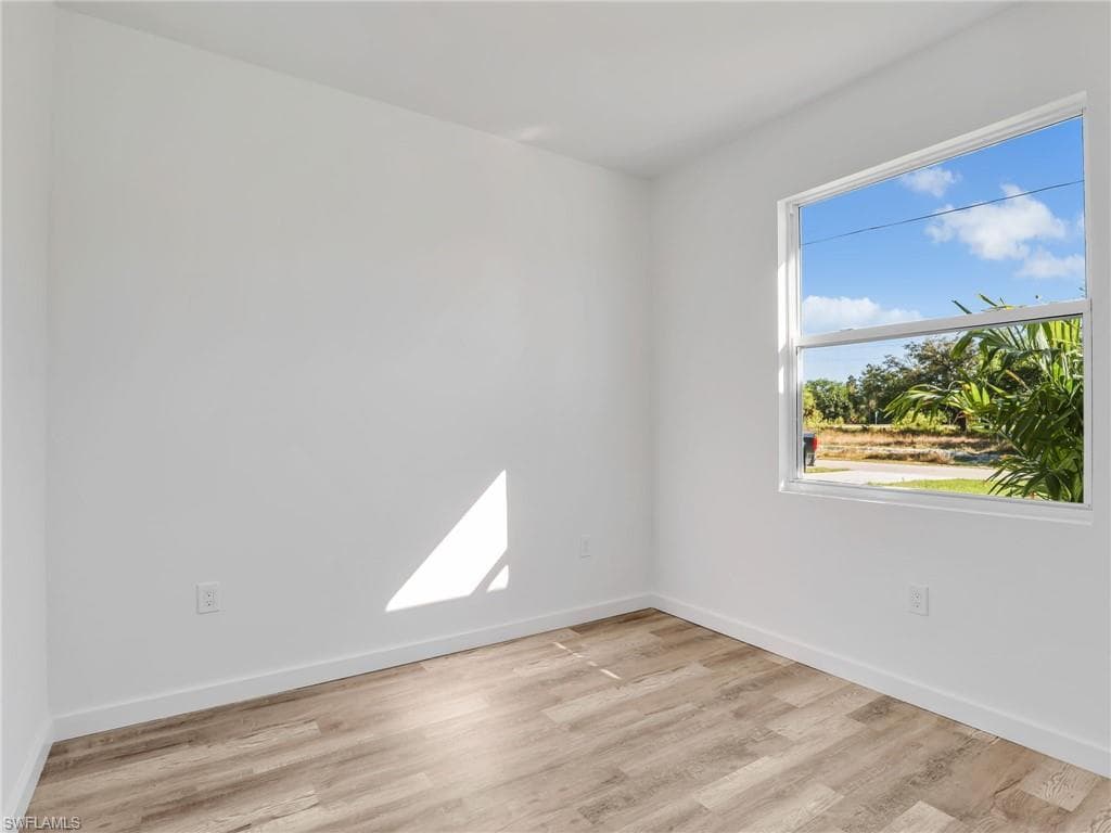 1025/1027 Meadow Rd, Lehigh Acres, FL 33973-38