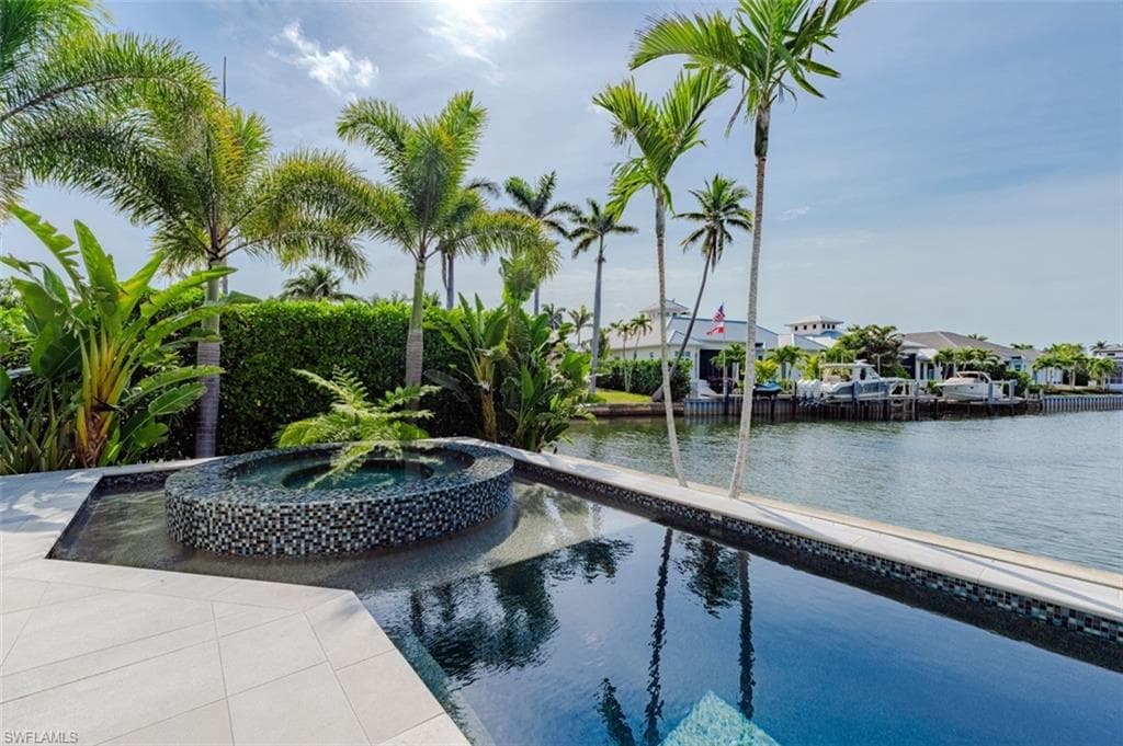 1266 Cobia Ct, Naples, FL 34102-0