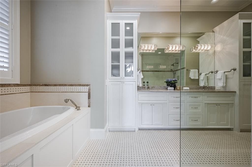 1266 Cobia Ct, Naples, FL 34102-20