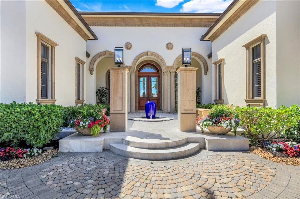 1421 Nighthawk Pt, Naples, FL 34105-9