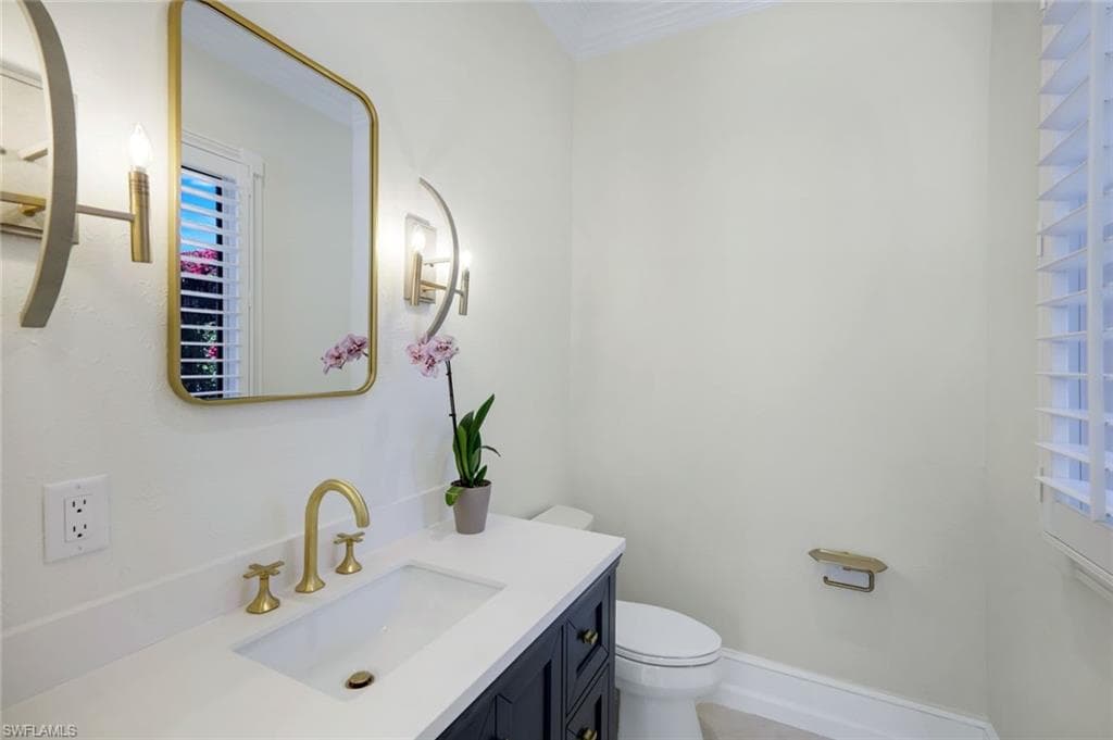 1421 Nighthawk Pt, Naples, FL 34105-44