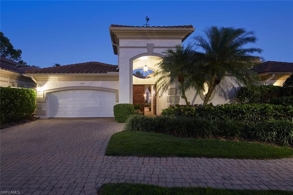 1268 Grand Isle Ct, Naples, FL 34108-27