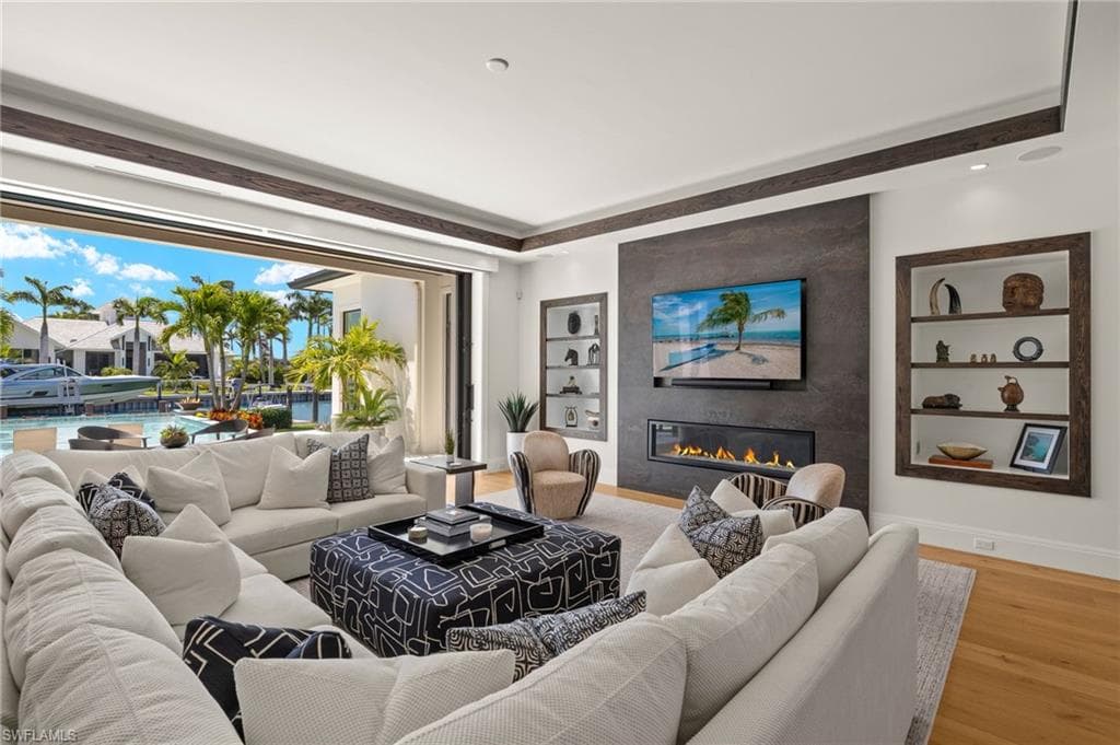 2500 Tarpon Rd, Naples, FL 34102-13