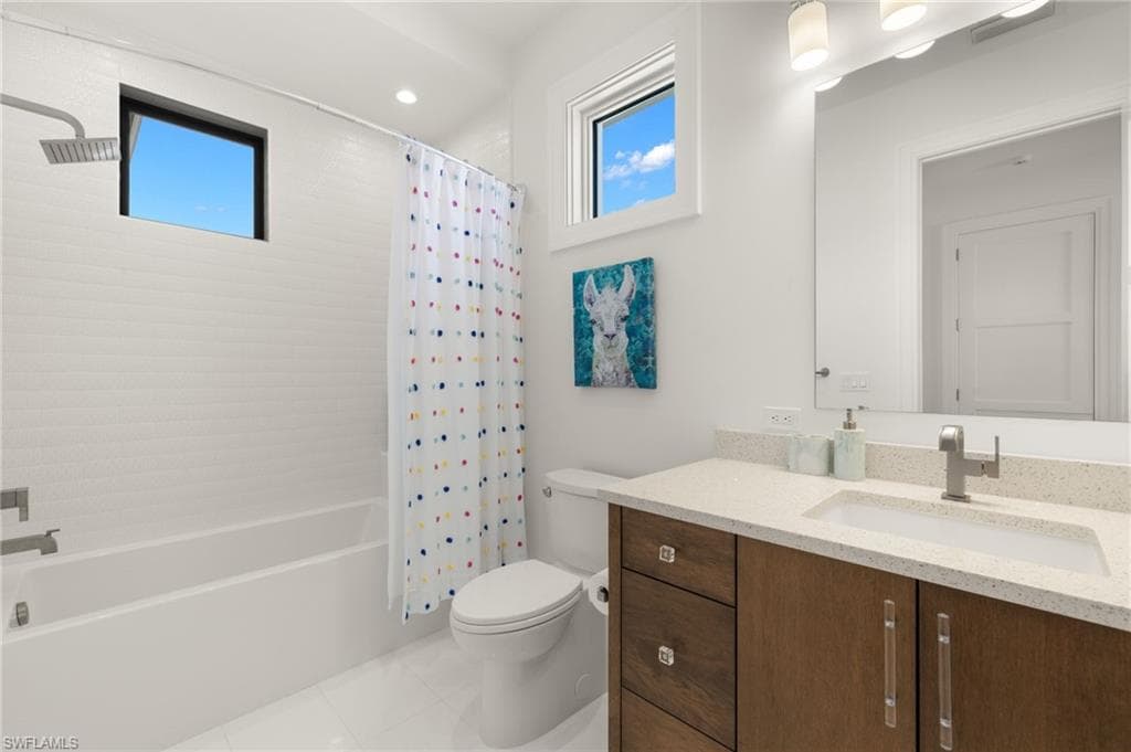 2500 Tarpon Rd, Naples, FL 34102-33