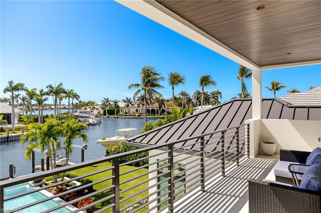 2500 Tarpon Rd, Naples, FL 34102-38