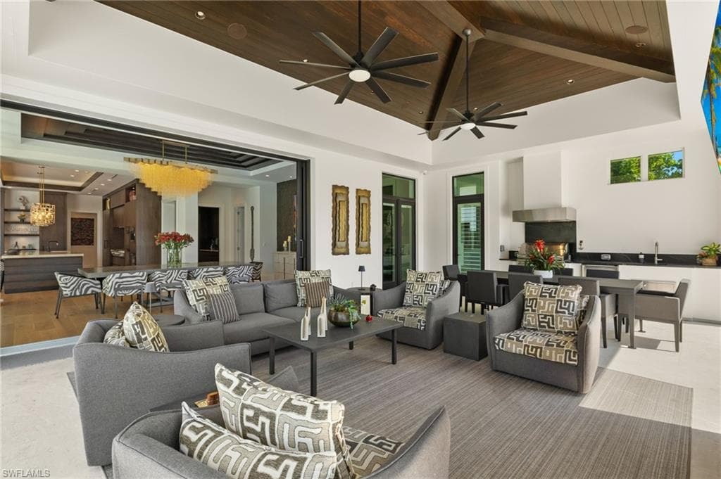 2500 Tarpon Rd, Naples, FL 34102-40