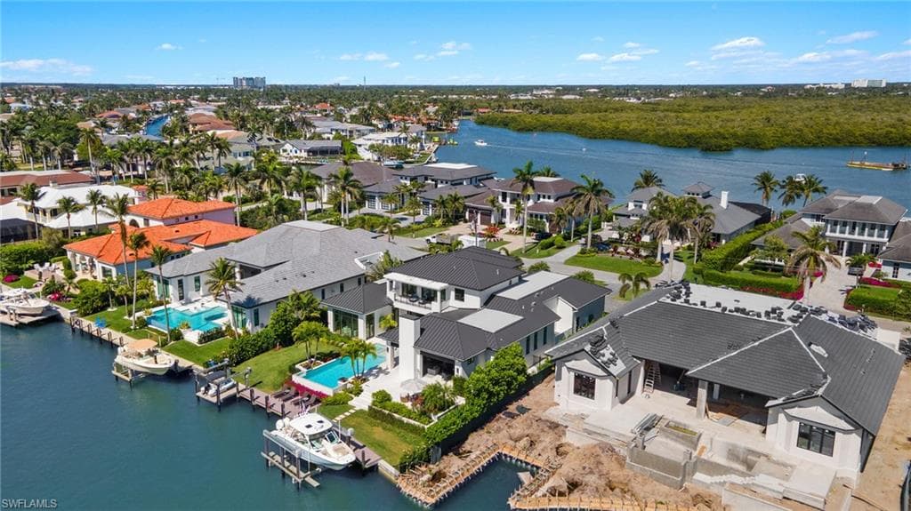 2500 Tarpon Rd, Naples, FL 34102-48