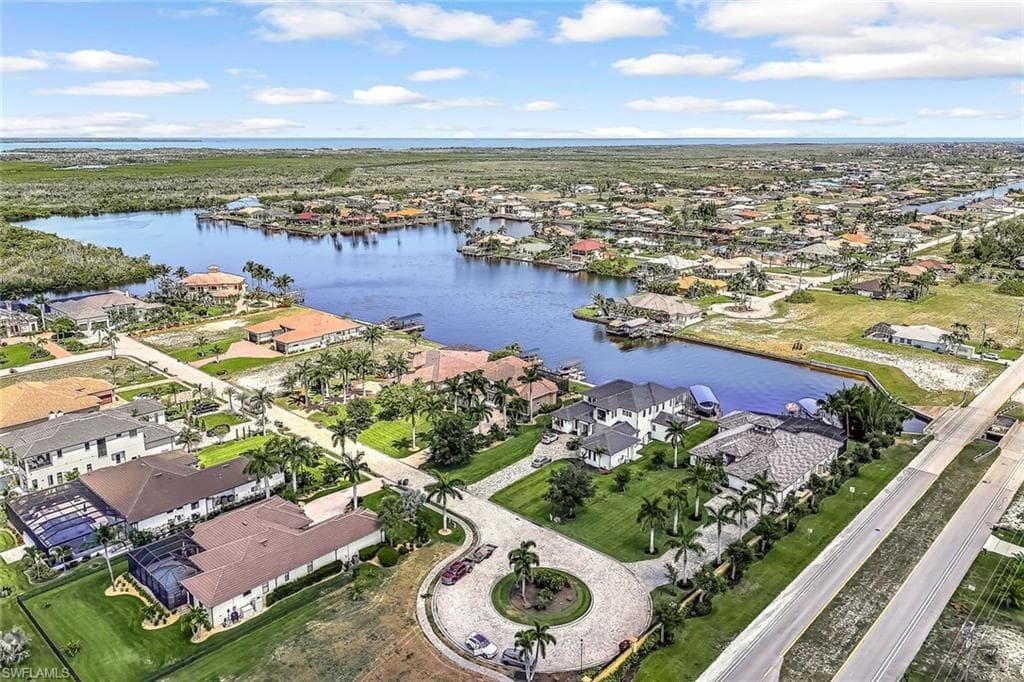 921 Cape Estates Cir, Cape Coral, FL 33993-42