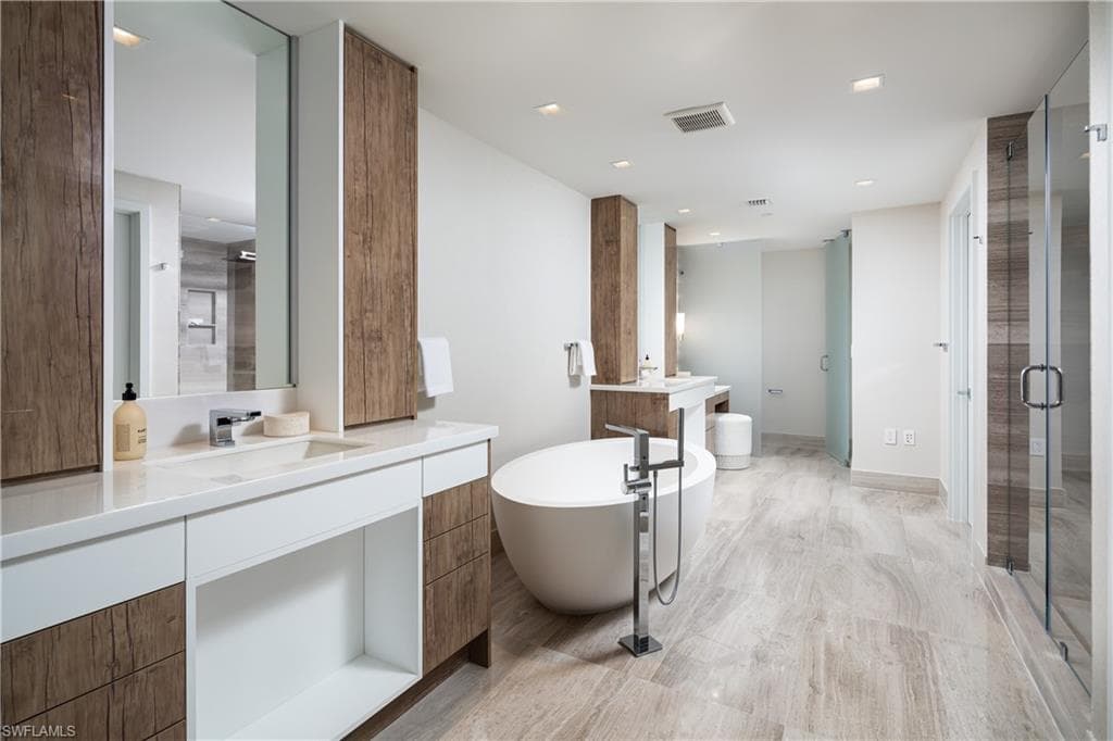 6897 Grenadier Blvd 1602, Naples, FL 34108-11