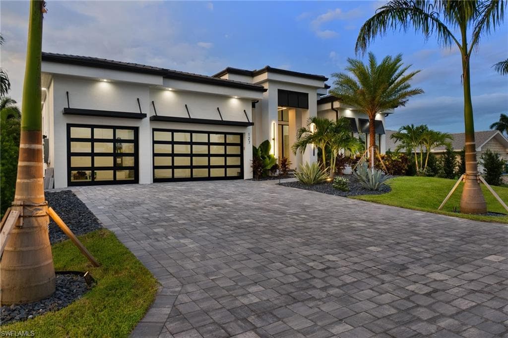127 56th Ter, Cape Coral, FL 33914-1