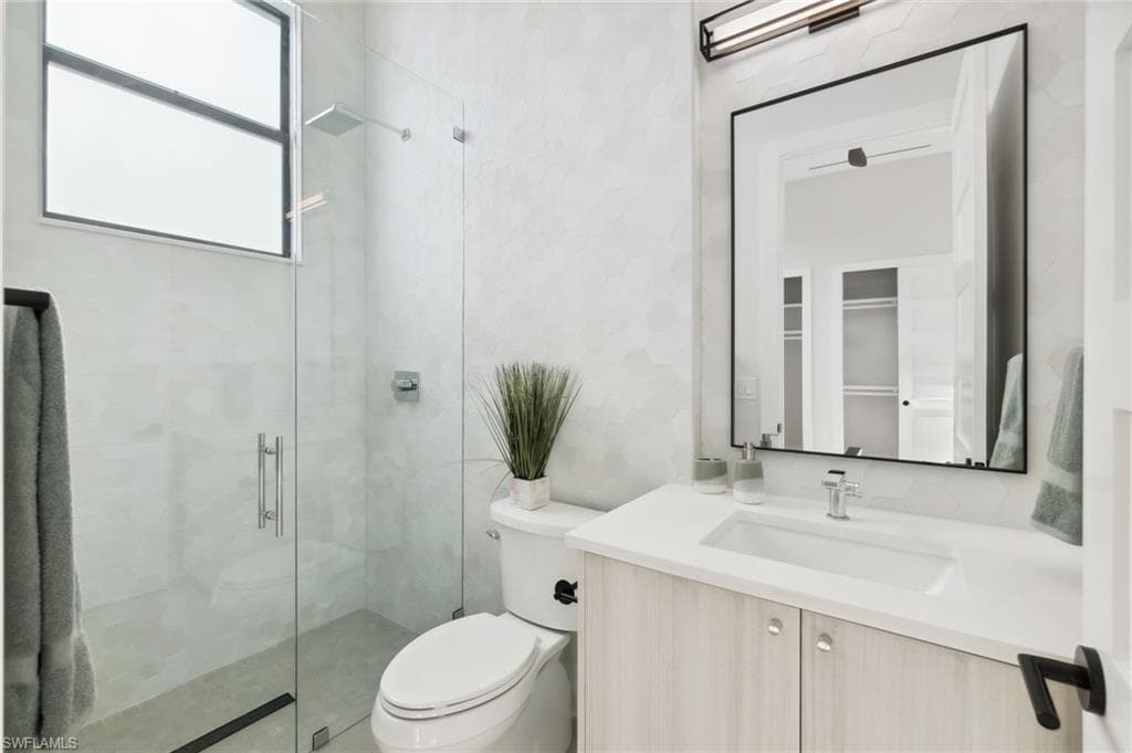 127 56th Ter, Cape Coral, FL 33914-38