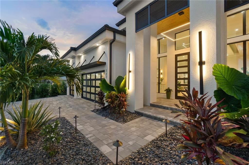 127 56th Ter, Cape Coral, FL 33914-4