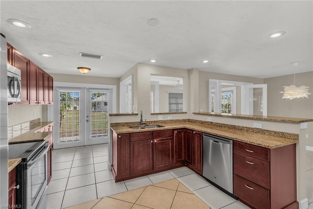 /property-images/225035875-2.jpg