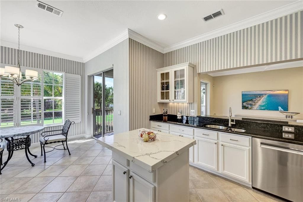 9041 Whimbrel Watch Ln 201, Naples, FL 34109-13