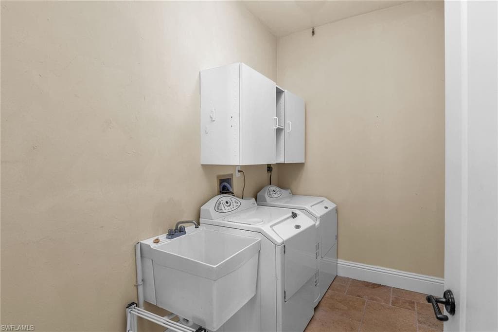 171 Sunset Cay, Naples, FL 34114-24
