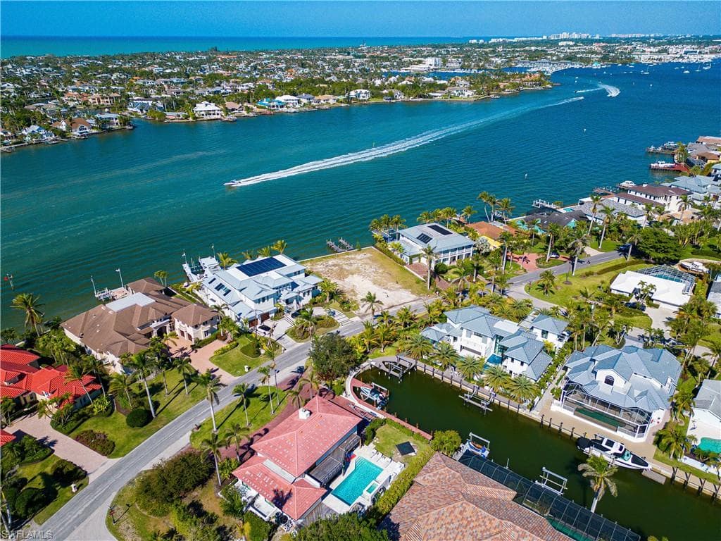 2201 Shad Ct, Naples, FL 34102-9